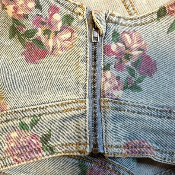 🔆 Wild Fable Denim Light-wash Floral Crop Top - Picture 7 of 9